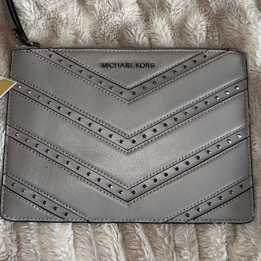 NWT Michael Kors Studded Leather LG Wristlet Clutch Travel Pouch Gray Envelope